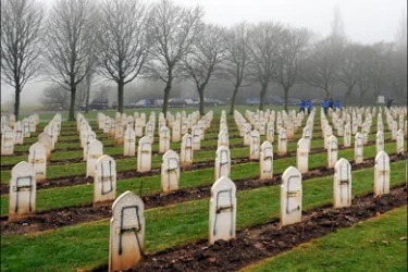 فرنسا: عائلات مسلمة تواجه صعوبات متزايدة في دفن ذويها بالمقابر بدعوى الحفاظ على 